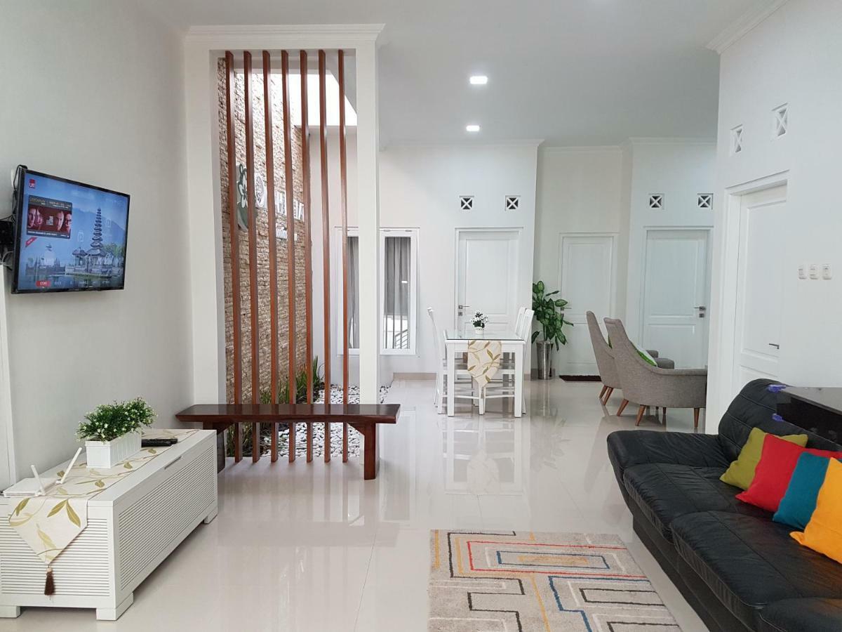 Omah Melati - Vacation Home Solo Exteriér fotografie